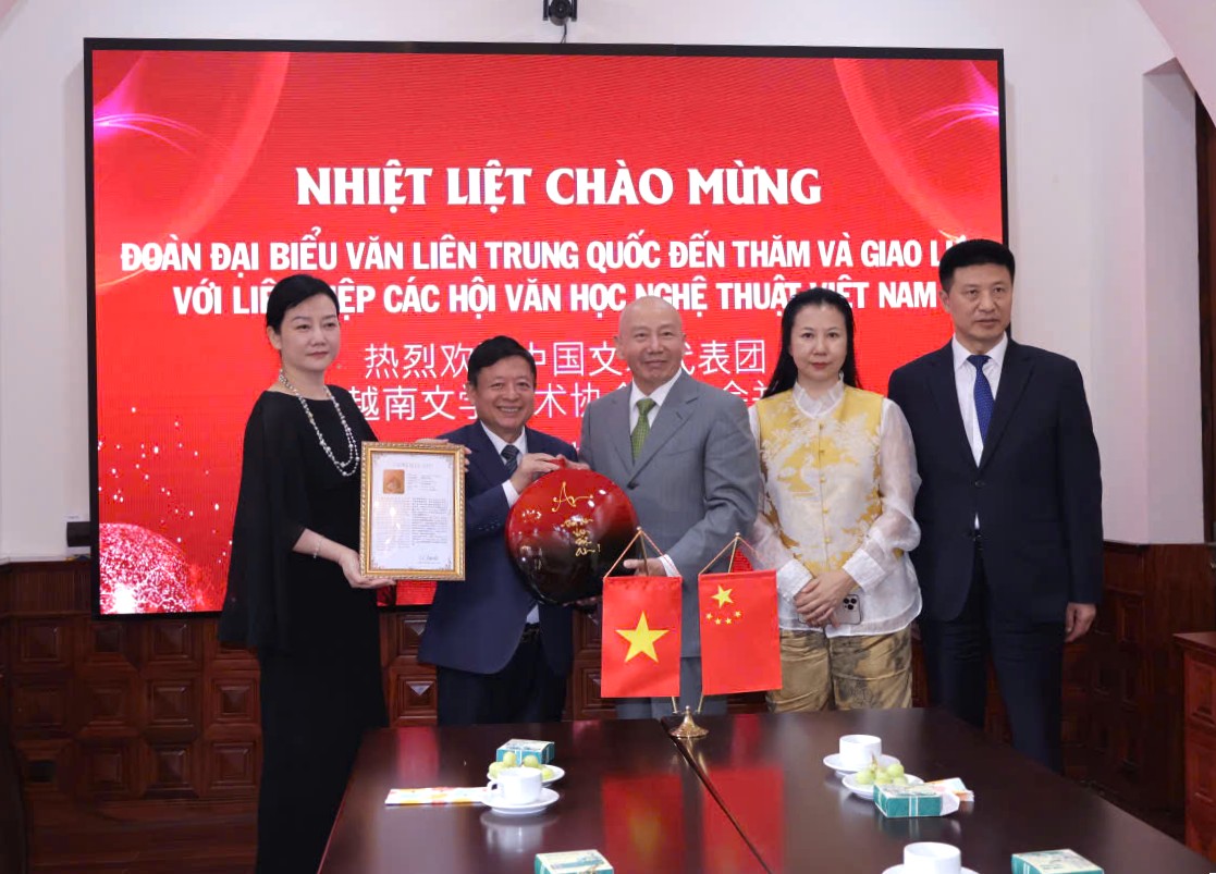 Đẩy mạnh giao lưu, hợp tác trong lĩnh vực văn học nghệ thuật giữa Việt Nam và Trung Quốc - 7