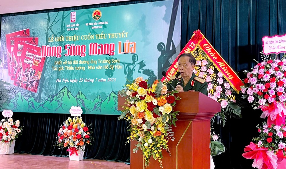 Cảm hứng lãng mạn cách mạng trong tiểu thuyết “Dòng sông mang lửa” của Thiếu tướng, nhà văn Hồ Sỹ Hậu  - 1