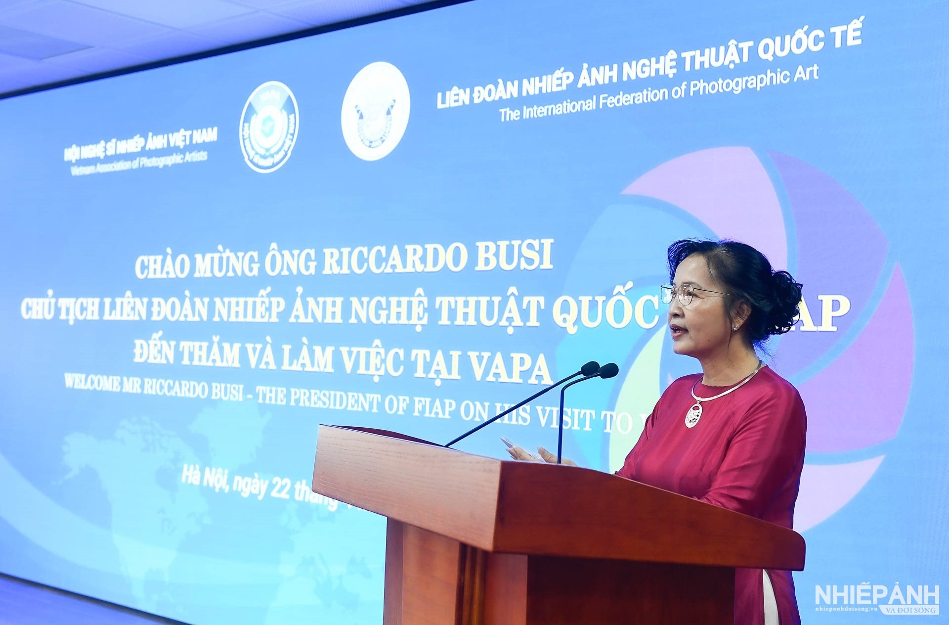 Chủ tịch Liên đoàn Nhiếp ảnh Nghệ thuật Quốc tế FIAP gặp gỡ, giao lưu với các nghệ sĩ nhiếp ảnh Việt Nam - 1