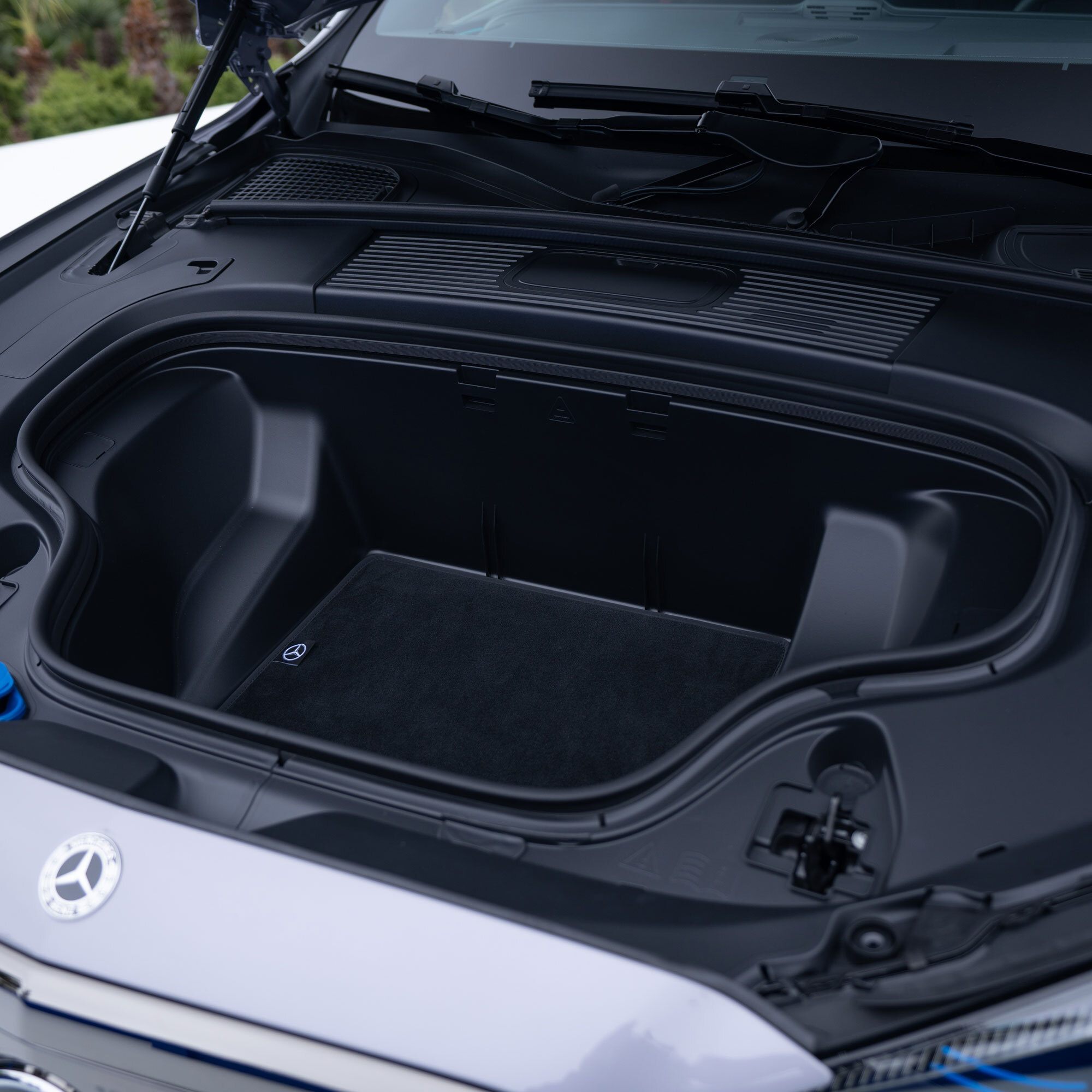 Mercedes-Benz gây chấn động với C-Class thuần điện đầu tiên - 9