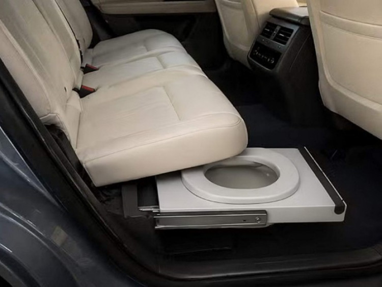 Hãng xe Trung Quốc gây sốc với ghế ngồi kiêm bồn cầu