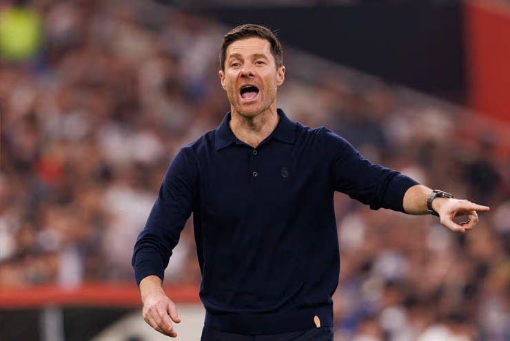 HLV Alonso lọt tầm ngắm Chelsea, chờ giải bài toán hóc búa ở Stamford Bridge - 1