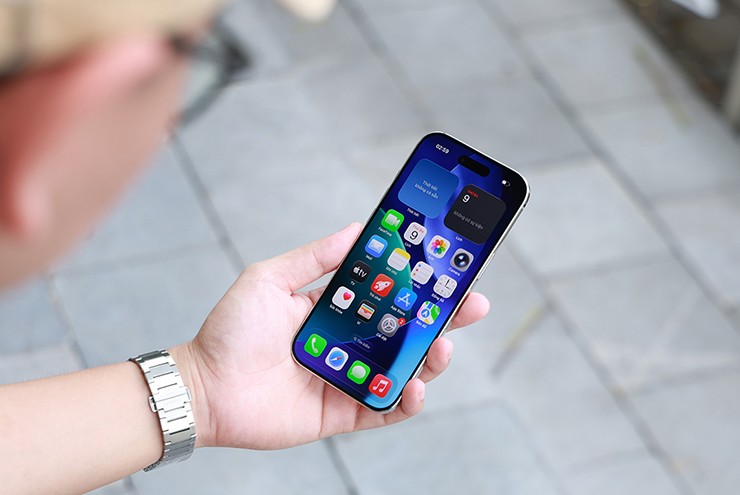 Mẫu iPhone đã đẹp lại còn rẻ hơn cả iPhone 17 - 1