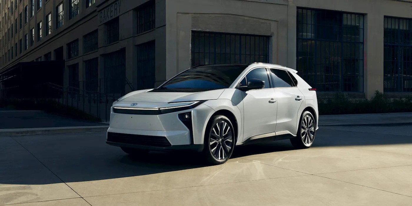 Toyota nói không với bản thuần điện trên dòng xe RAV4 - 3