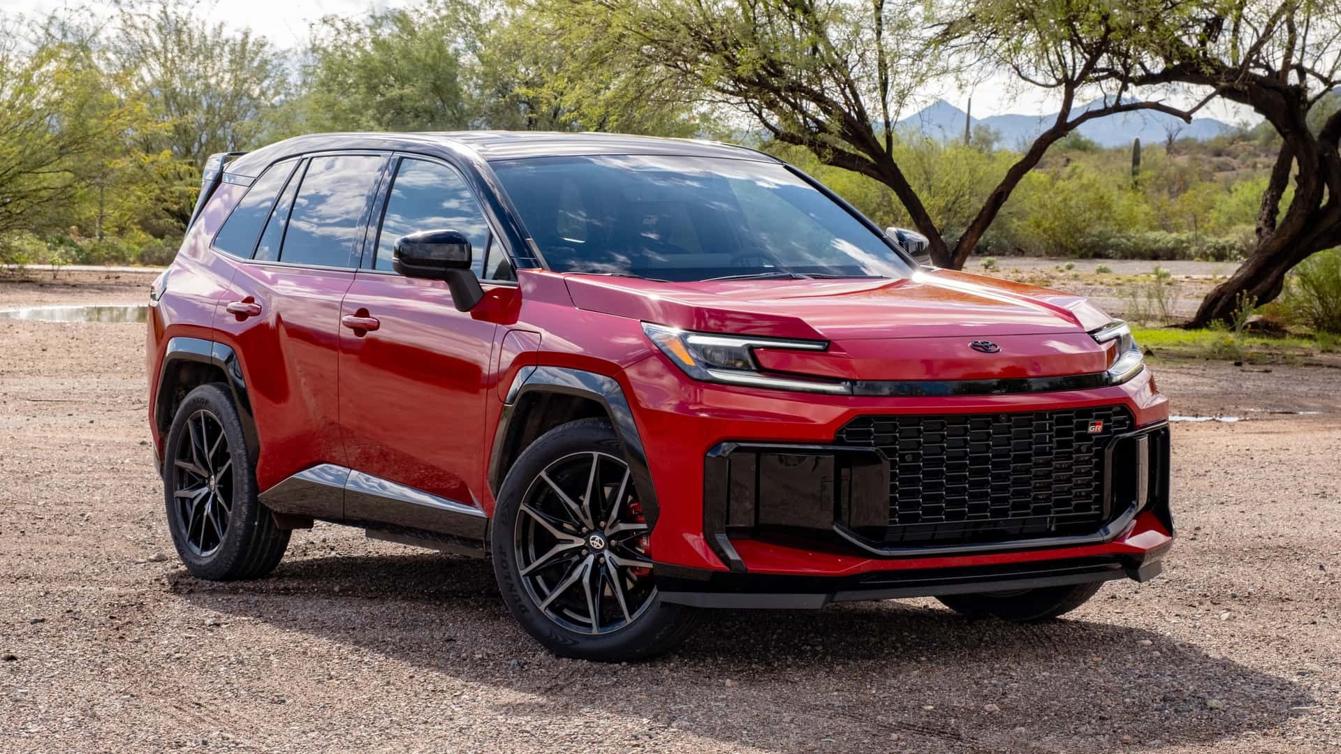 Toyota nói không với bản thuần điện trên dòng xe RAV4 - 1