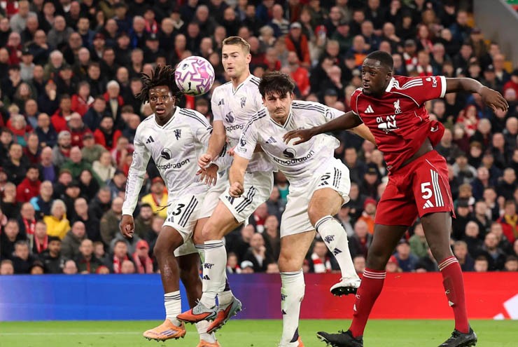 Dự đoán vòng 35 Ngoại hạng Anh: MU hạ Liverpool lấy vé Cúp C1, Man City gây áp lực cho Arsenal - 1