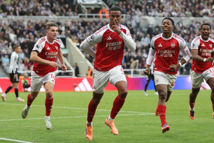 Dự đoán vòng 35 Ngoại hạng Anh: MU hạ Liverpool lấy vé Cúp C1, Man City gây áp lực cho Arsenal - 2