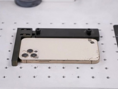 Công nghệ - "Mổ bụng" iPhone, bóc trần lý do thay kính lưng tốn kém