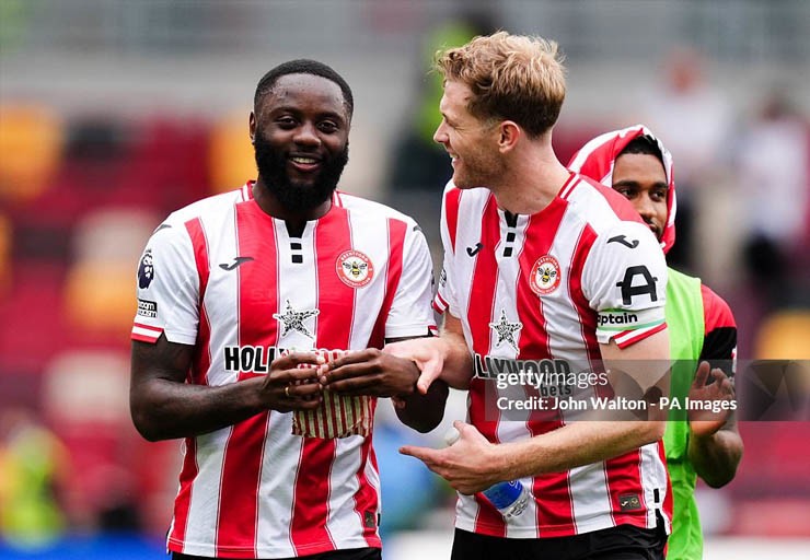 Nóng bảng xếp hạng Ngoại hạng Anh: Arsenal xây chắc ngôi đầu, Brentford vượt qua Chelsea - 2