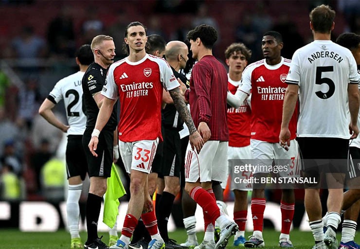 Nóng bảng xếp hạng Ngoại hạng Anh: Arsenal xây chắc ngôi đầu, Brentford vượt qua Chelsea - 1