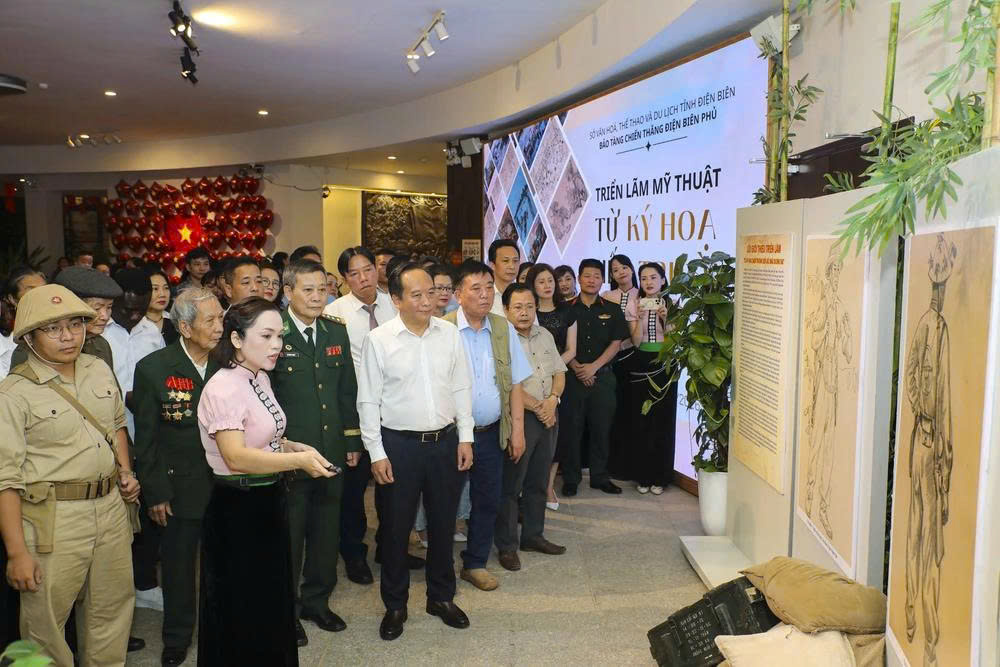 Trưng bày 28 tác phẩm ký họa tiêu biểu về Chiến dịch Điện Biên Phủ - 1