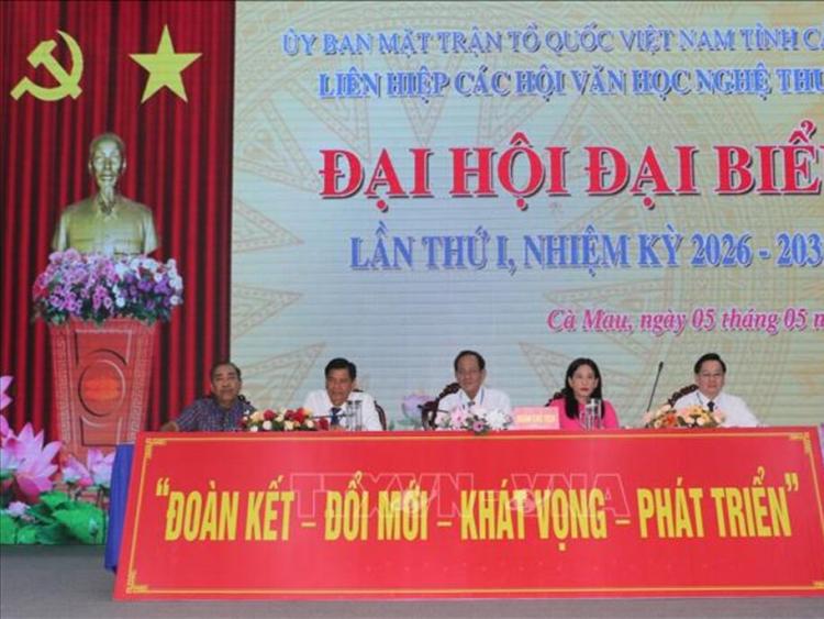 Phát huy vai trò của đội ngũ văn nghệ sĩ thời kỳ mới