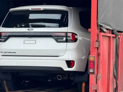 Giao thông - Ford Everest Platinum 2026 xuất hiện tại Hà Nội, thu hút sự chú ý