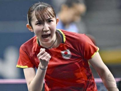 Thể thao - Mỹ nhân bóng chuyền Nhật Bản vùi dập lão tướng 62 tuổi, cúi người "xin lỗi" sau trận