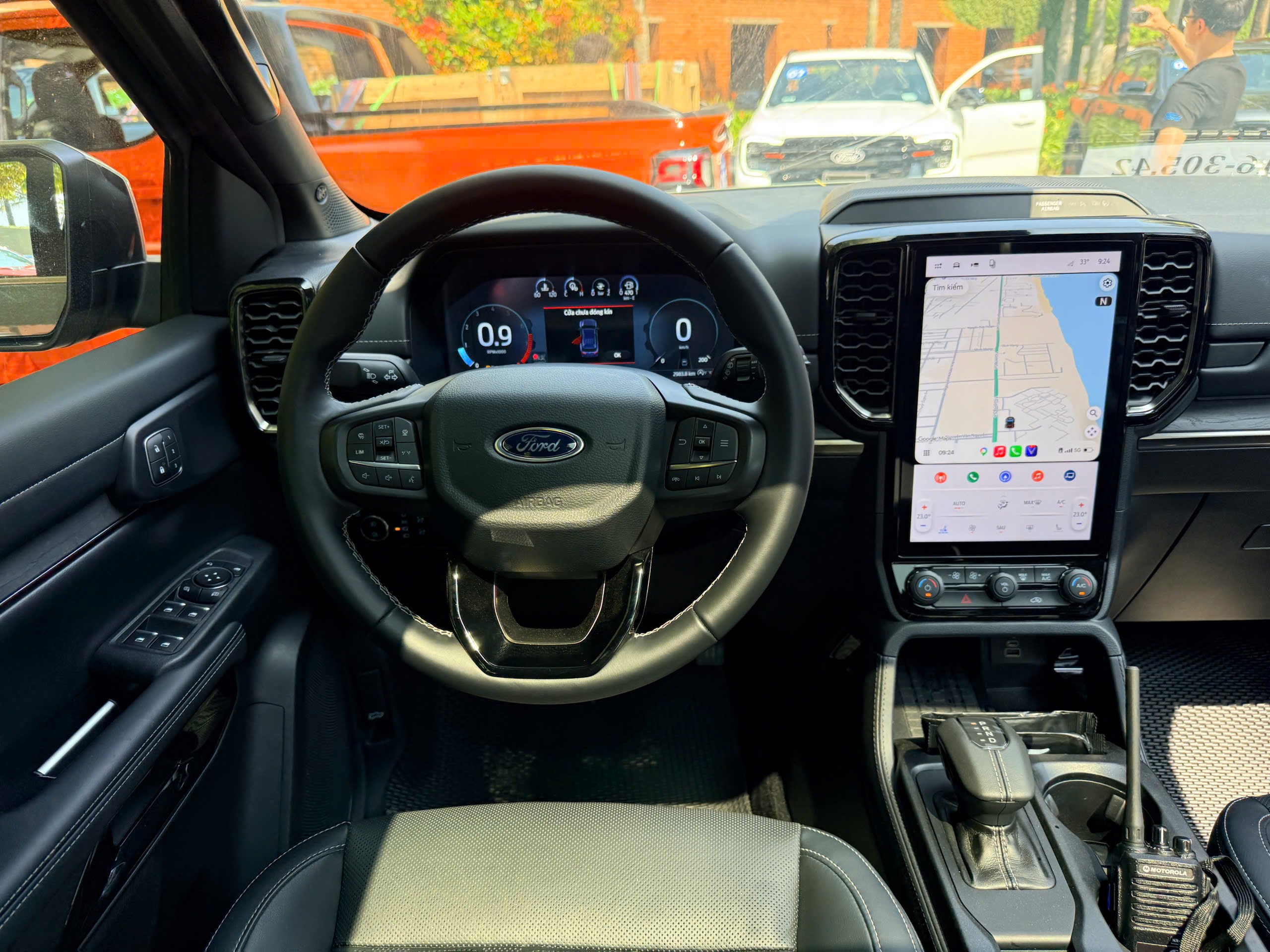 Cận cảnh Ford Everest động cơ xăng 2.3 mới, giá 1,63 tỷ đồng - 7