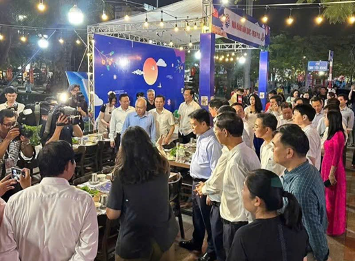 Sôi động các hoạt động nghệ thuật tại Dải trung tâm thành phố nằm trong chuỗi Lễ hội Hoa Phượng Đỏ tại Hải Phòng - 6