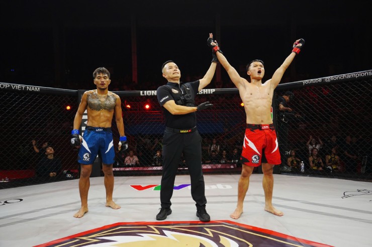 Mãn nhãn MMA: "McGregor Việt" giã gạo võ sĩ Philippines, Huy Hoàng thắng knock-out 100% - 2
