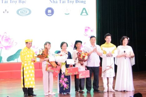Đặc sắc chương trình nghệ thuật “Hương Sen nguồn cội - Rạng rỡ tên Người” - 6