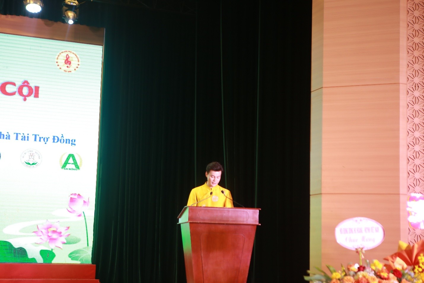 Đặc sắc chương trình nghệ thuật “Hương Sen nguồn cội - Rạng rỡ tên Người” - 7