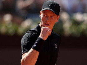 Nóng nhất thể thao sáng 13/5: Sinner san bằng kỷ lục khủng của Djokovic