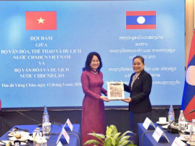 Việt Nam và Lào ký kết Chương trình hợp tác văn hóa, du lịch giai đoạn 2026-2030
