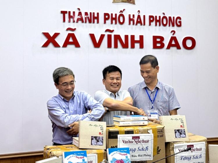Bình về “Cuộc phiêu du của Chép Hồng”