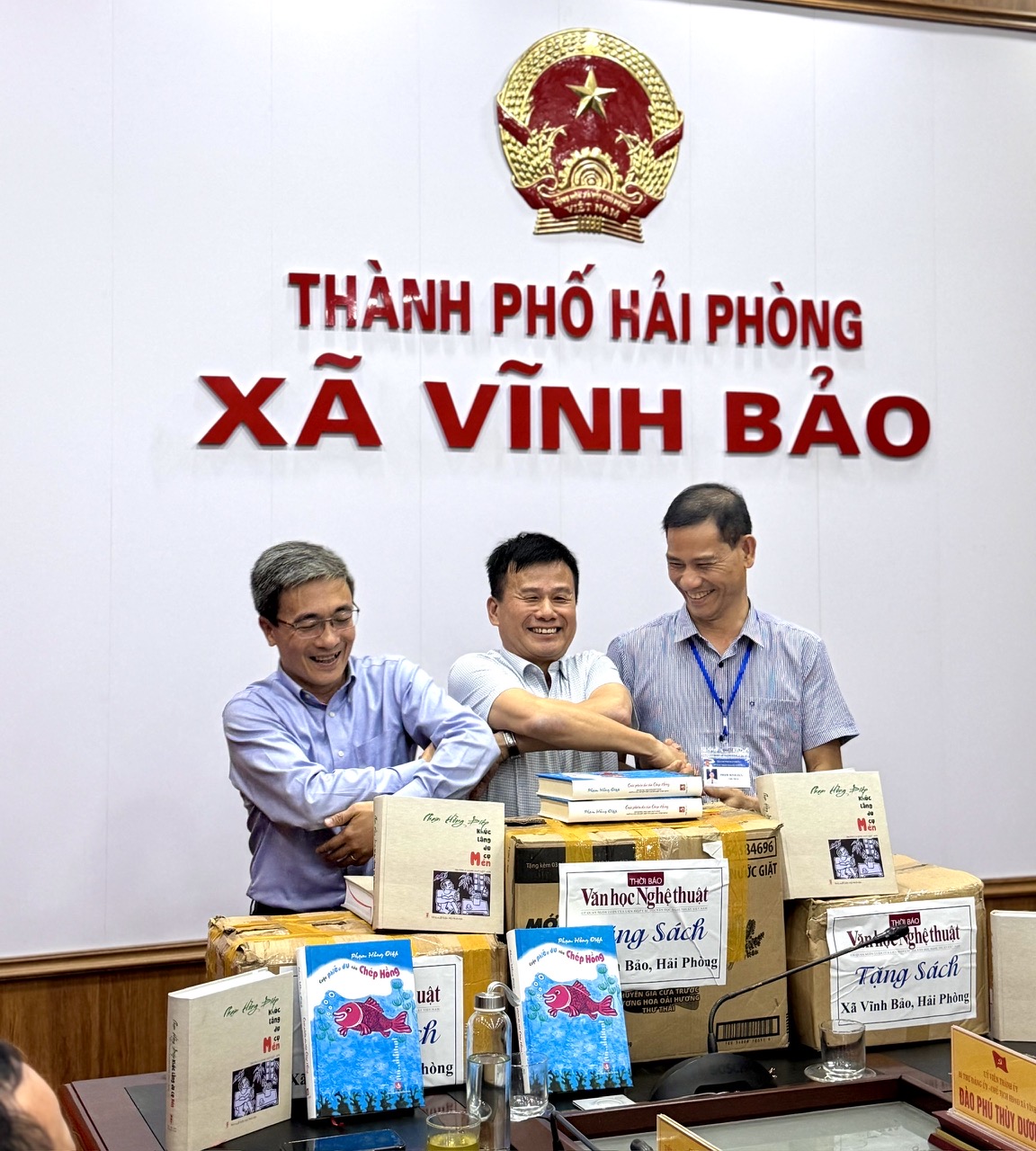 Bình về “Cuộc phiêu du của Chép Hồng” - 1
