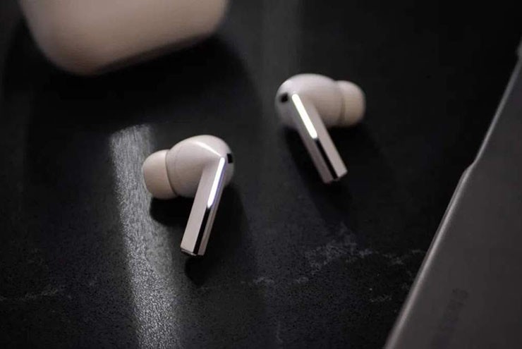 Các bác sĩ cảnh báo thói quen đeo tai nghe mà hàng triệu người đang mắc phải - 2