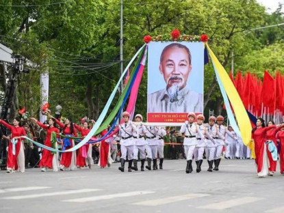 Tin Tức - “Ánh sáng Hồ Chí Minh soi đường cho chúng ta đi”