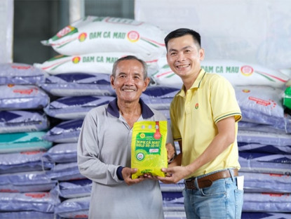 Thông tin doanh nghiệp - Tiếp sức nhà nông, vượt khó tới mùa vàng