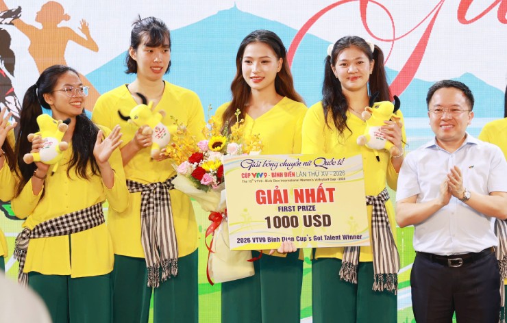 "Chân dài" Lan Vy giành Hoa khôi cúp bóng chuyền VTV, bất ngờ gặp sự cố hy hữu - 12