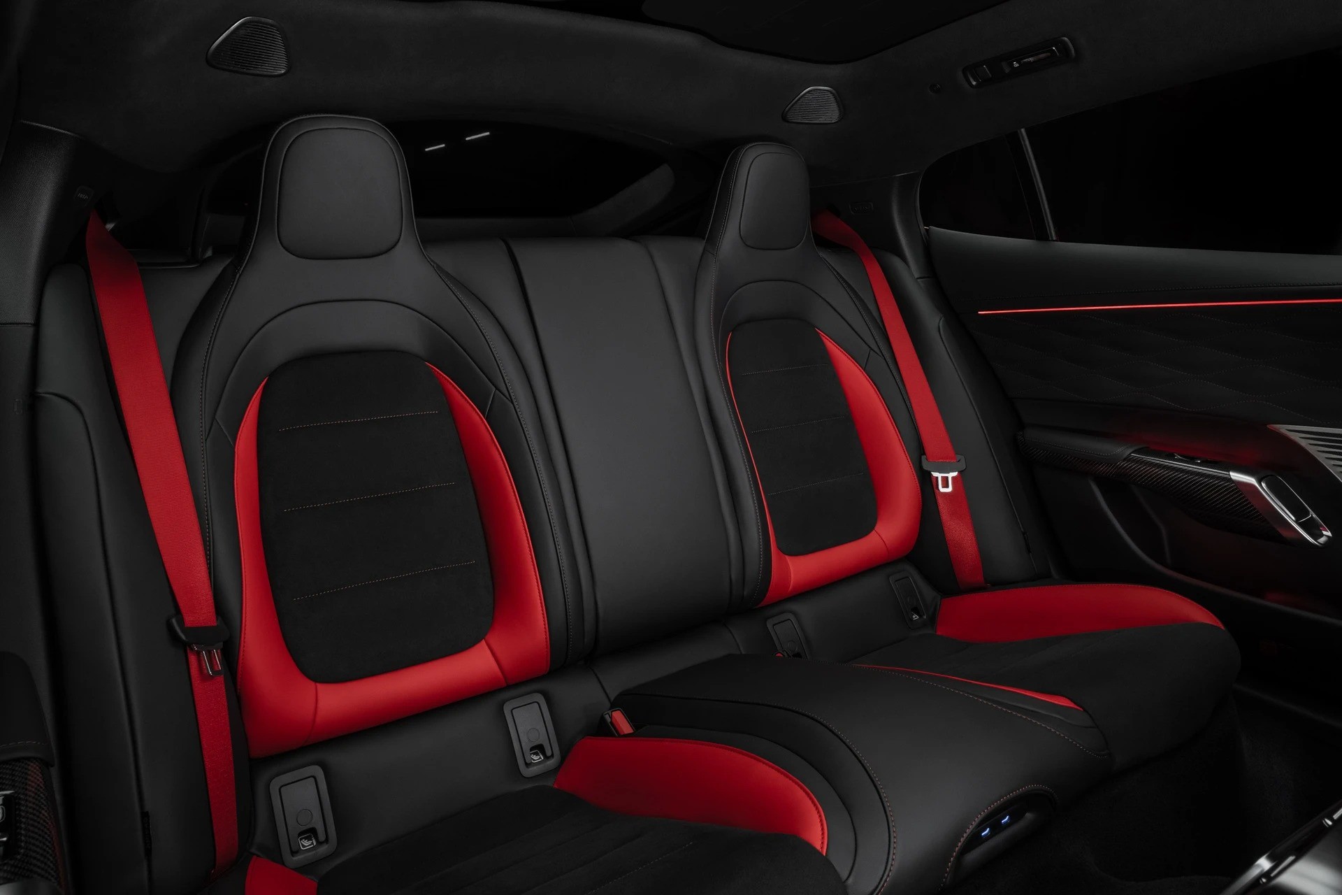 Mercedes-AMG ra mắt dòng xe GT 4-Door Coupe mới - 6