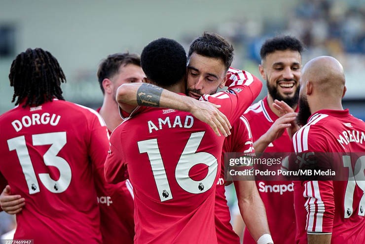 Ngoại hạng Anh hạ màn: Fernandes phá kỷ lục của De Bruyne, Salah & Pep bật khóc nức nở - 1
