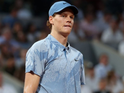 Thể thao - Video tennis Sinner - Tabur: Vùng lên sau thảm bại 1-6 set đầu (Roland Garros)