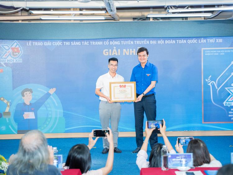 Tranh cổ động góp phần cổ vũ, lan tỏa tinh thần Đại hội Đoàn toàn quốc lần thứ XIII