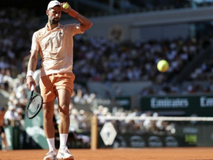 Thể thao - Djokovic liên tiếp vượt kỷ lục của Federer: "Báo động đỏ" và lời thỉnh cầu của Nole