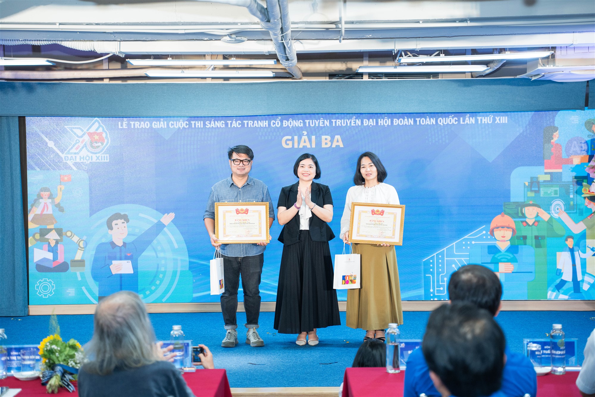 Tranh cổ động góp phần cổ vũ, lan tỏa tinh thần Đại hội Đoàn toàn quốc lần thứ XIII - 6