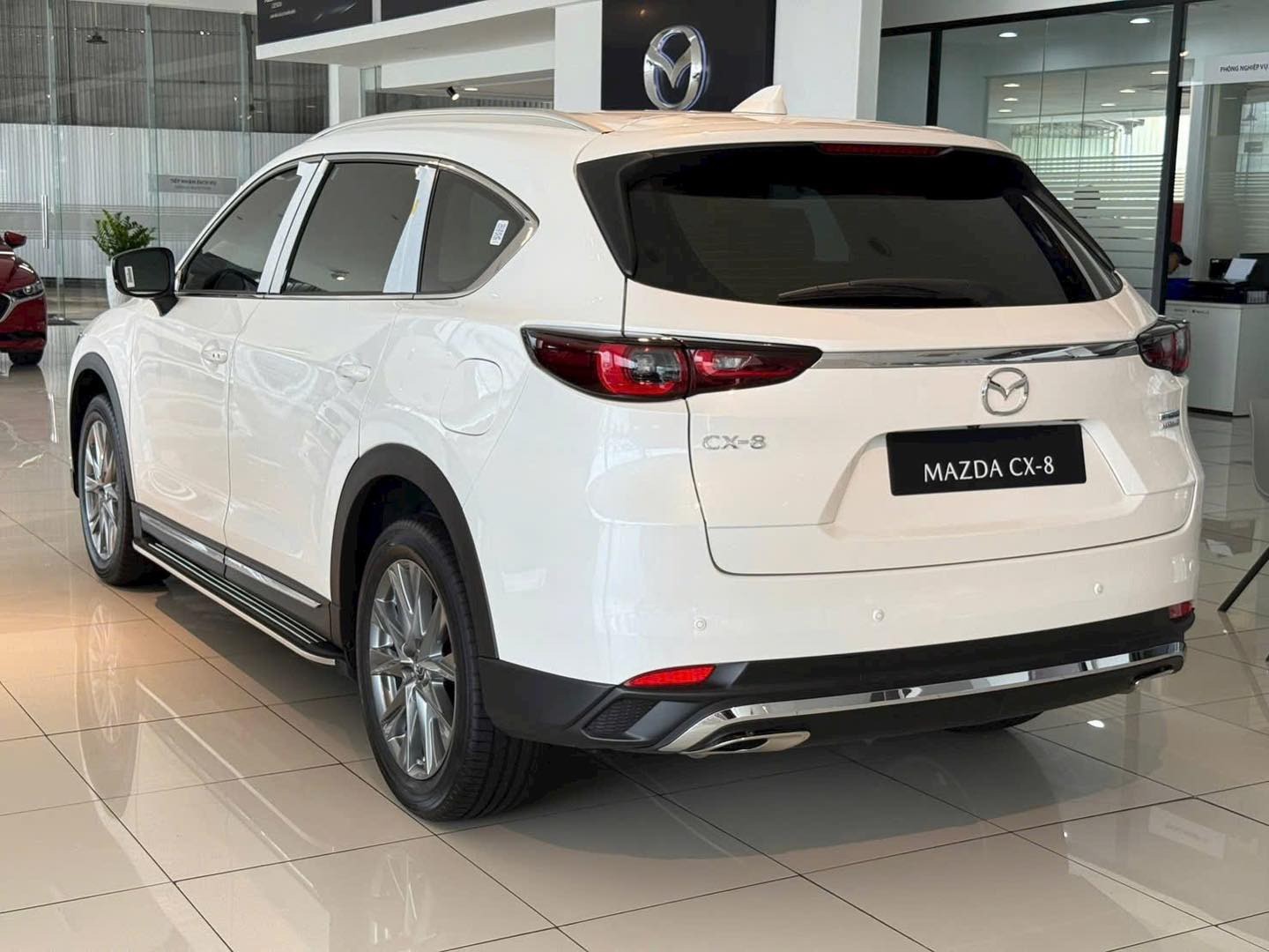 Mazda CX-8 giảm giá mạnh để thu hút khách hàng mới - 2