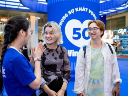 Thông tin doanh nghiệp - Tái hiện 50 năm phụng sự bằng trải nghiệm, gian hàng Vinamilk hút khách tại triển lãm sữa 2026