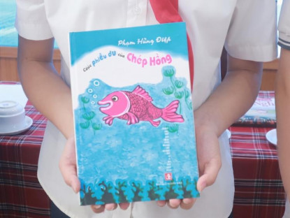 Văn thơ - "Cuộc phiêu du của Chép Hồng" và bản thể lưu động của nước