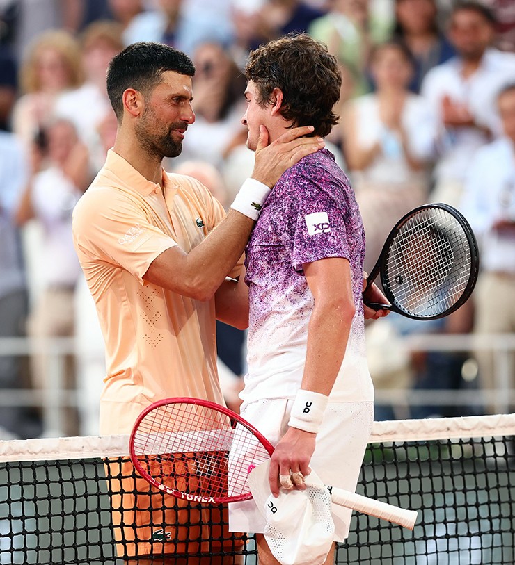 Djokovic vỡ mộng Grand Slam thứ 25, nổi cáu với người quay phim vì "kiệt quệ" - 1