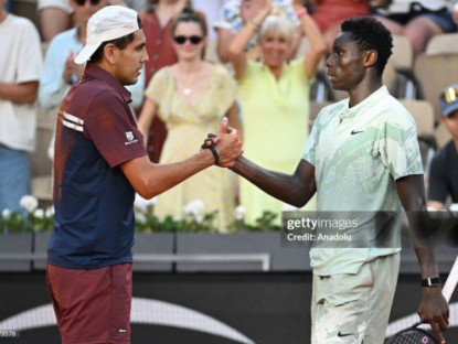 Thể thao - Rực lửa Roland Garros: Tabilo ghi danh, hành trình kỳ diệu của Kouame khép lại