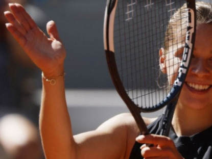 Thể thao - "Đóa hồng" Ba Lan hết tiền trả khách sạn, vẫn gây chấn động ở Roland Garros