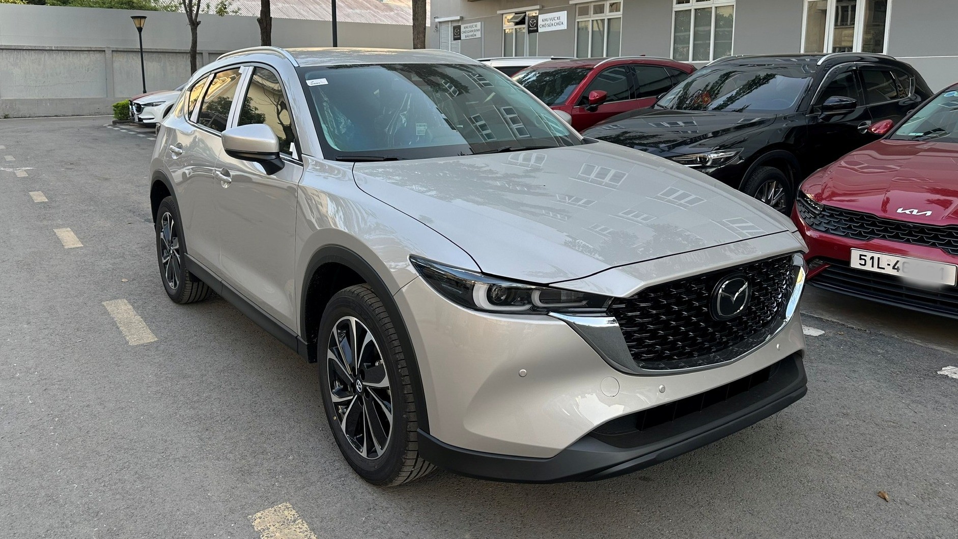 Mazda CX-5 giảm giá sâu để thu hút khách hàng mới - 1