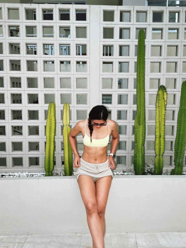 Nữ thần bóng chuyền Thái Lan gây "thương nhớ" khi thả dáng với bikini - 5