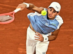 Video tennis Berrettini - Arnaldi: Ngược dòng bản lĩnh, cú sốc chấn thương (Roland Garros)