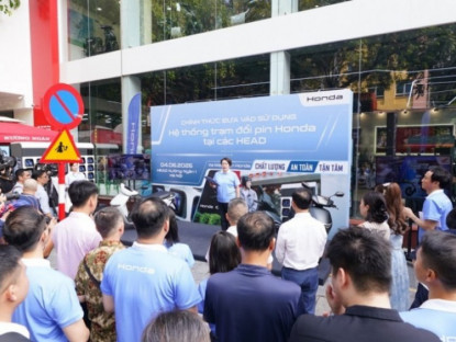 Thông tin doanh nghiệp - Honda Việt Nam mở bán hai mẫu xe máy điện Honda CUV e: và Honda UC3