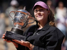 Nữ tân vương Roland Garros kế tục Sharapova, siêu sao tuổi teen mới của tennis