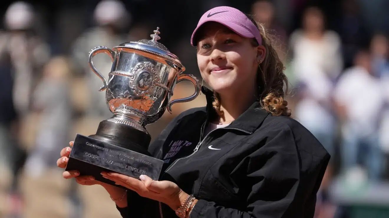 Nữ tân vương Roland Garros kế tục Sharapova, siêu sao tuổi teen mới của tennis - 1
