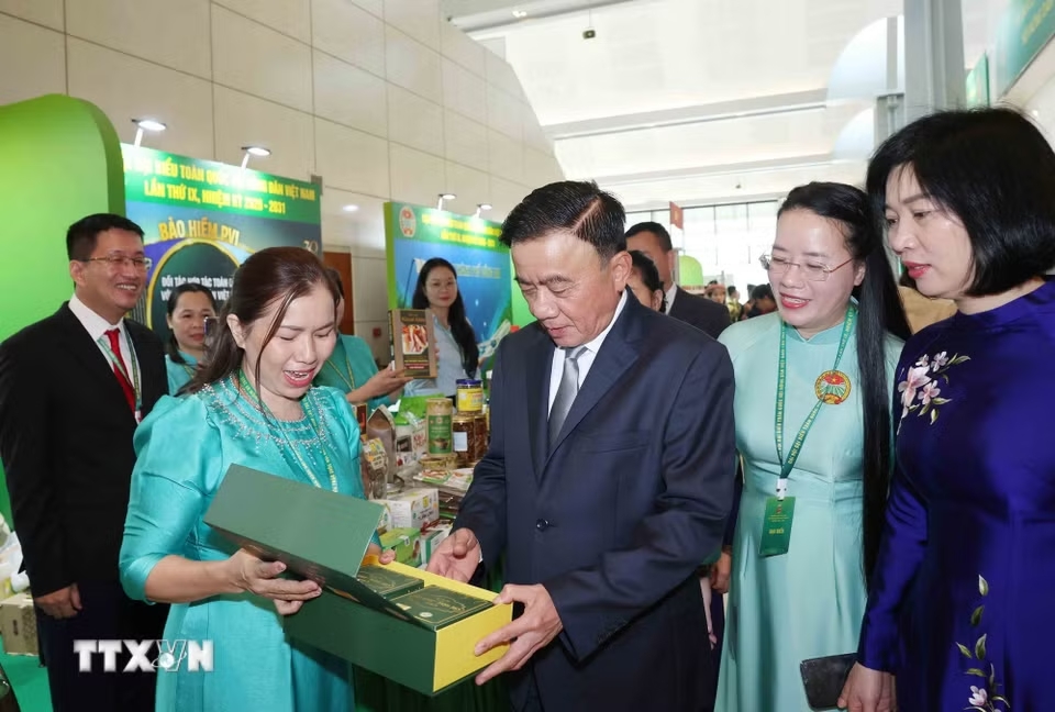 Chủ tịch Quốc hội dự khai mạc Đại hội Hội Nông dân Việt Nam lần thứ IX - 5